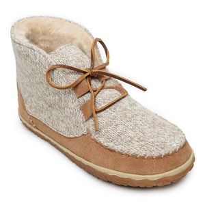 MINNETONKA moccasin slippers